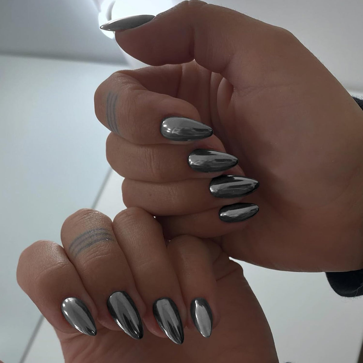 Black Chrome Press on Nails Medium Almond Nails Press Ons Metallic Nails Glue On, Acrylic Nails Fake Nails for Women, Thick Shinny Glazed False Nails Glue on Nails Medium Length Stiletto Nails 24Pcs